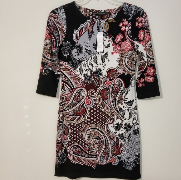 White House Black Market Dresses & Skirts - NWT! White House Black Market Paisley Print Keyhole Sheath 3/4 Sleeve Size XS